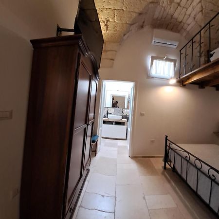 ホテル Petrakis House オストゥーニ エクステリア 写真
