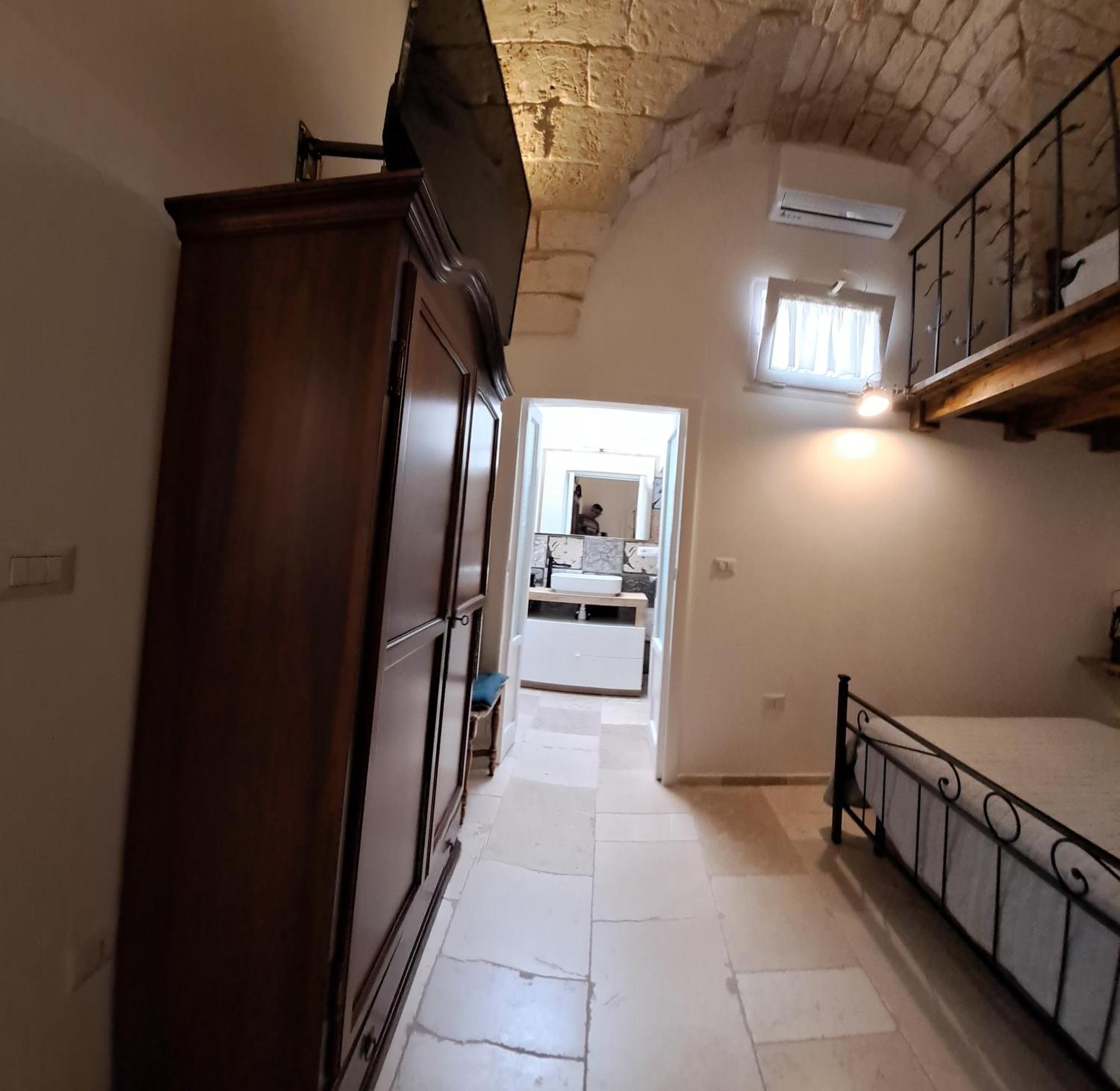 ホテル Petrakis House オストゥーニ エクステリア 写真