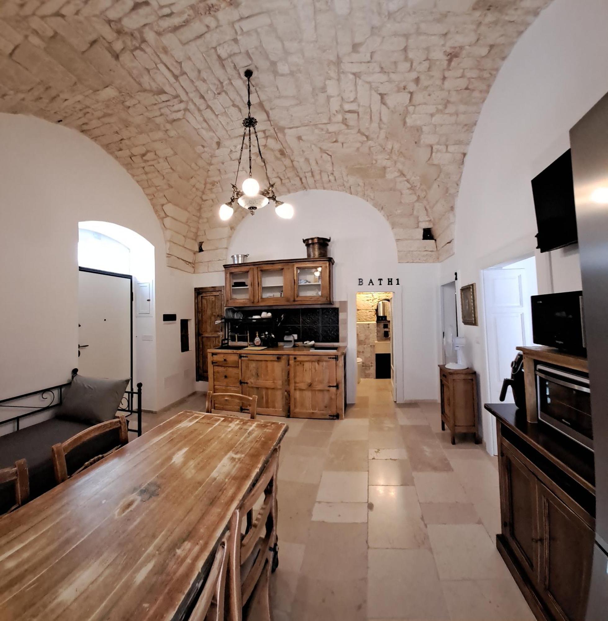 ホテル Petrakis House オストゥーニ エクステリア 写真